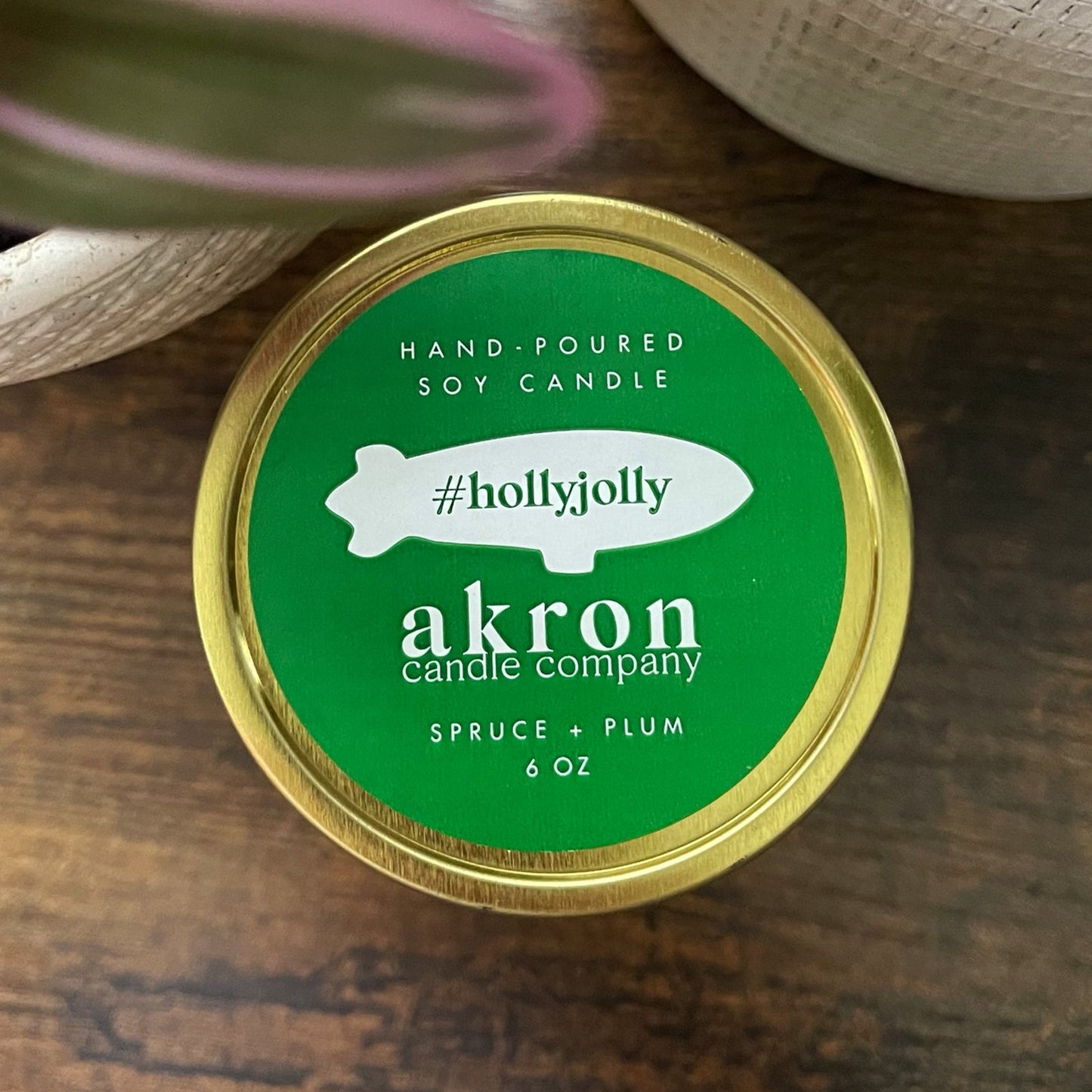 #hollyjolly : Spruce + Plum - Urban Buzz